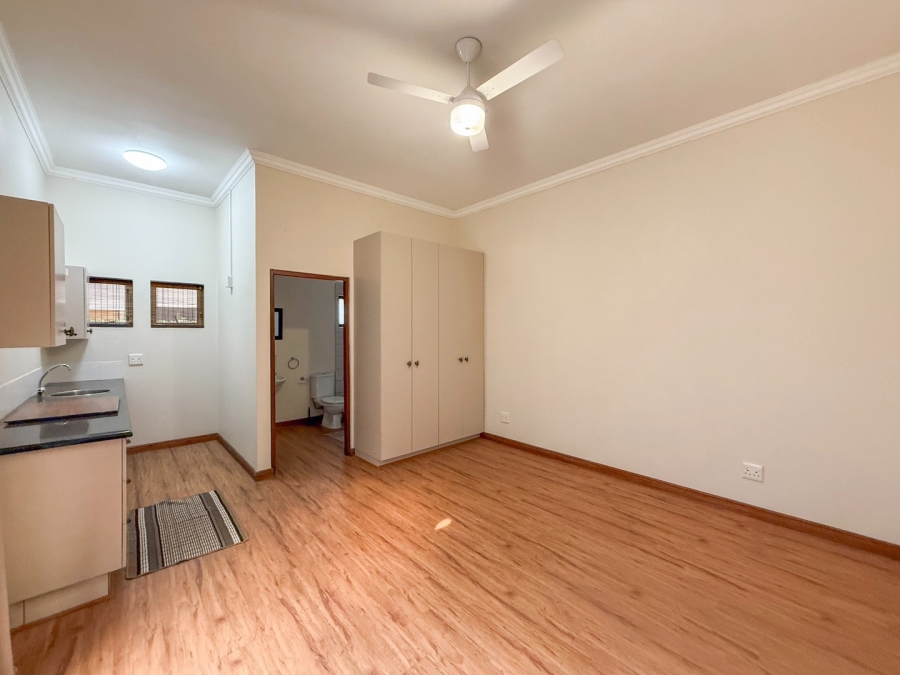 6 Bedroom Property for Sale in The Coves North West